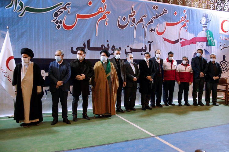 رونمایی از 1600 کپسول اکسیژن اهدایی به هلال‌احمر قم/گزارش تصویری
